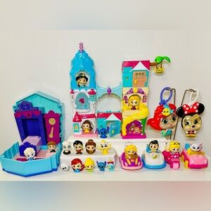 Disney Doorables Stack Houses & 19 Figures & 4 Vehicles